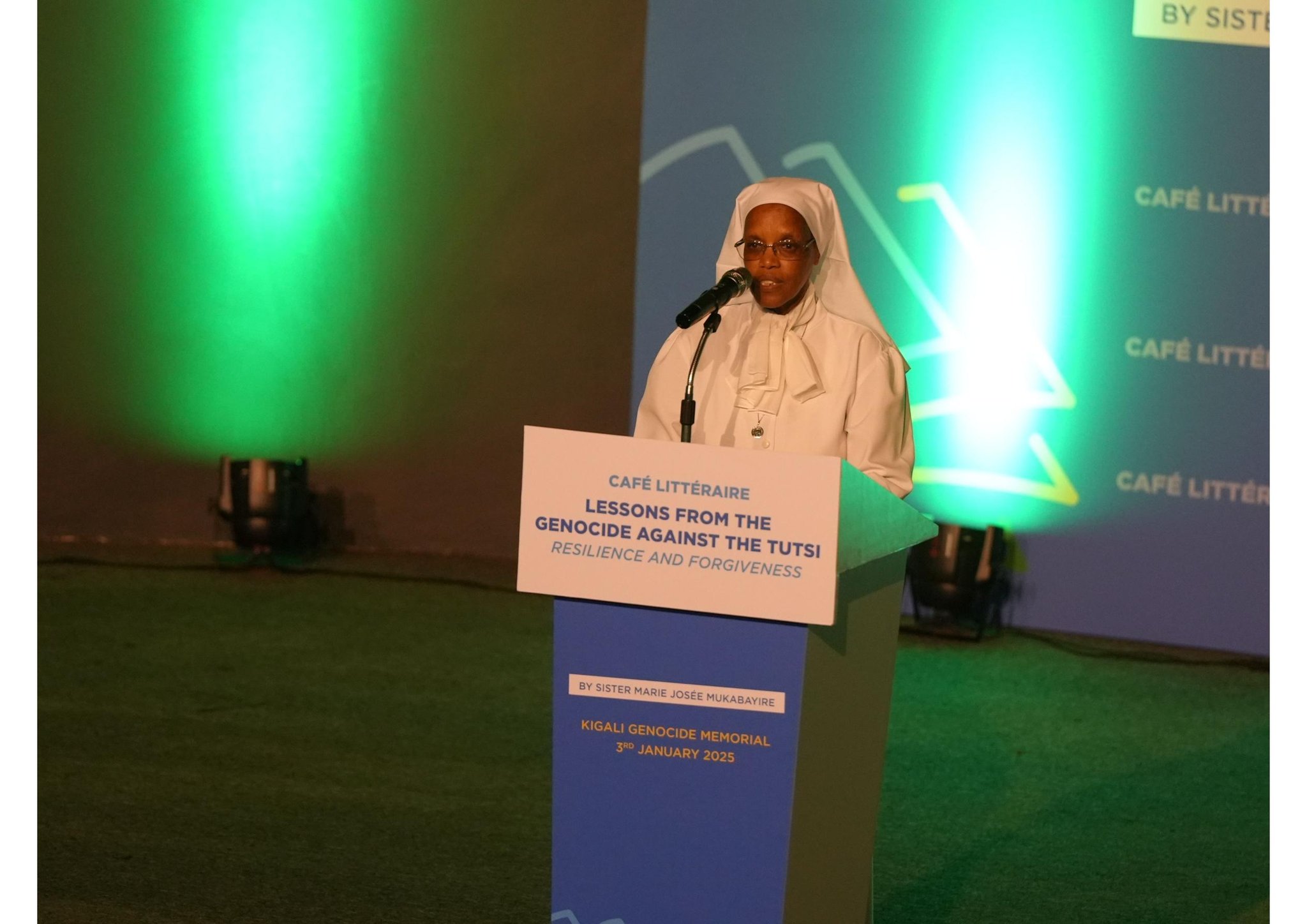 Sr Mukabayire avuga ko kwandika yabitewe no kugira ngo bimufashe kuruhuka kubera ko atajyaga asinzira