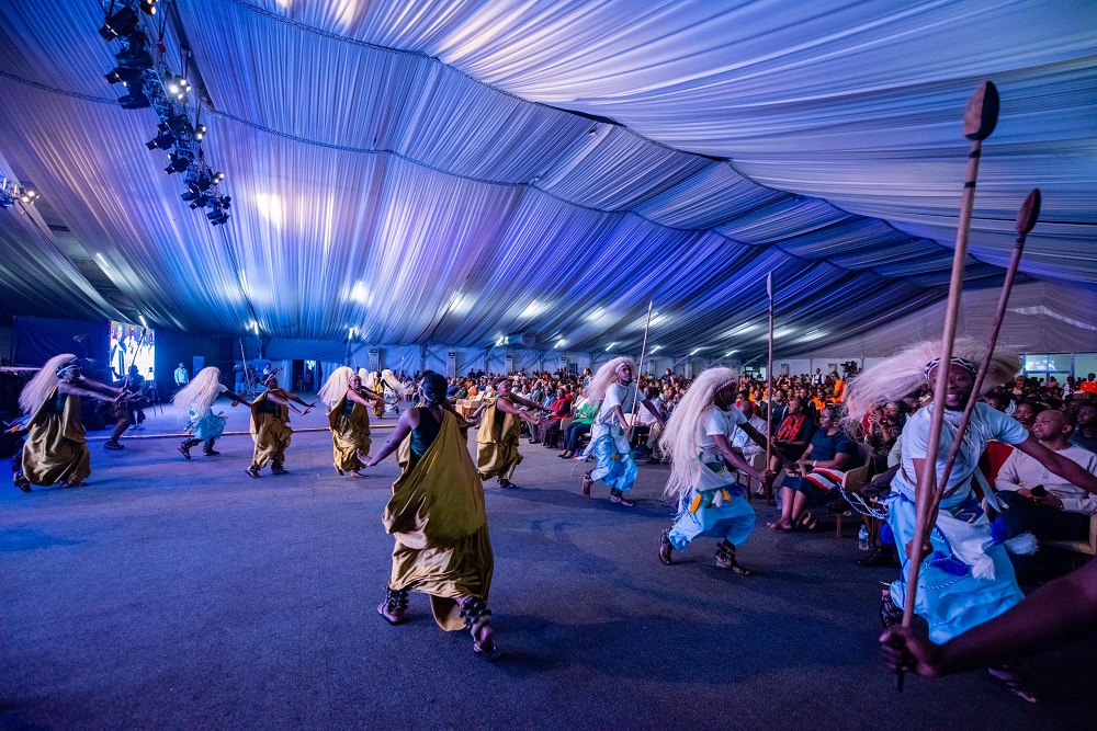 Itorero Indatirwabahizi ryaserutse gitore muri iki gitaramo gisingiza Intwari z'u Rwanda