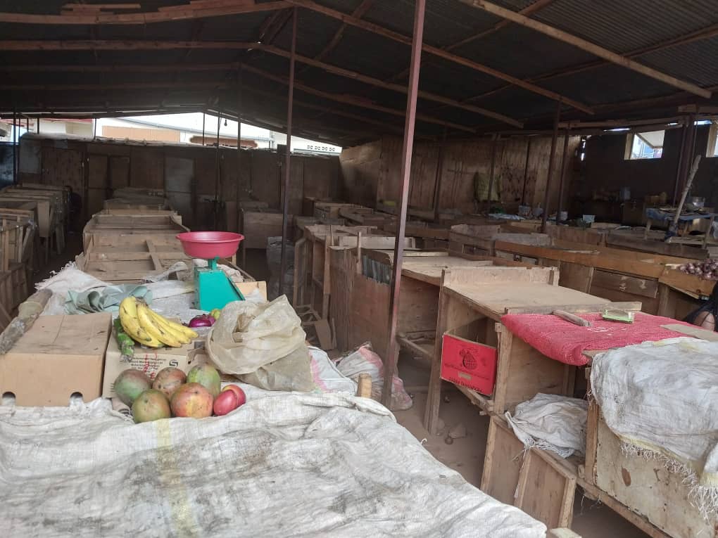 Abahoze mu buzunguzayi bashyiriweho isoko, icyakora ku Cyumweru benshi ntibari bakoreyemo ahubwo bitabiriye amasengesho