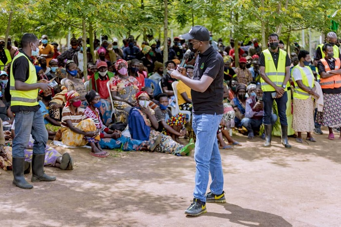 Umuyobozi w'Akarere ka Kayonza, Nyemazi aganira n'abaturage ku ngingo zitandukanye