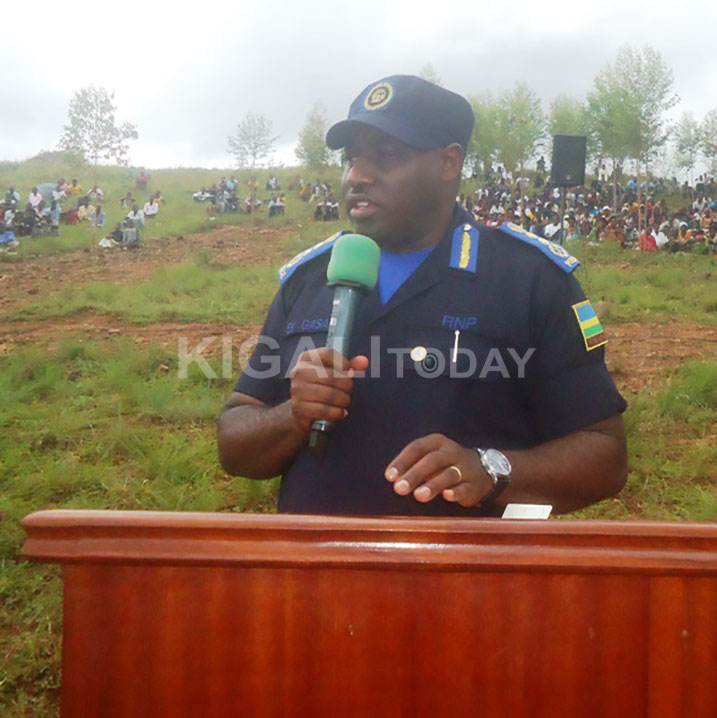 IGP Emmanuel Gasana avuga ko uwagerageza guhungabanya umutekano w'u RWanda yabigwamo.