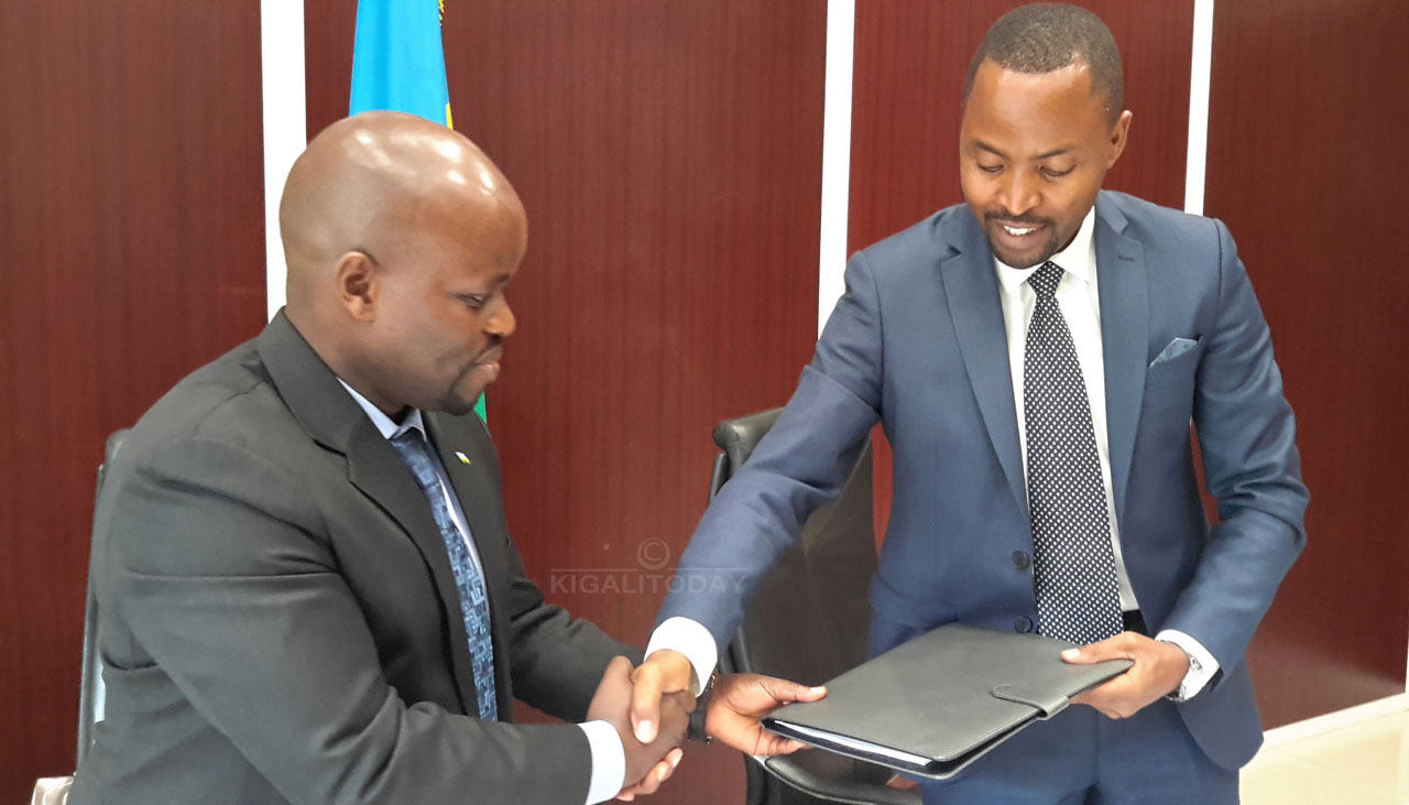 Jean Philbert Nsengimana yasimbuwe na Minisitiri Jean de Dieu Rurangirwa.