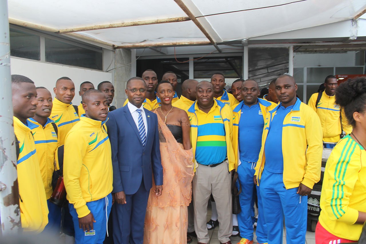 Bagisohoka mu kibuga cy'indege