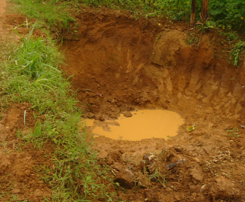 Icyobo umugabo we yamutayemo amaze kumukubita.