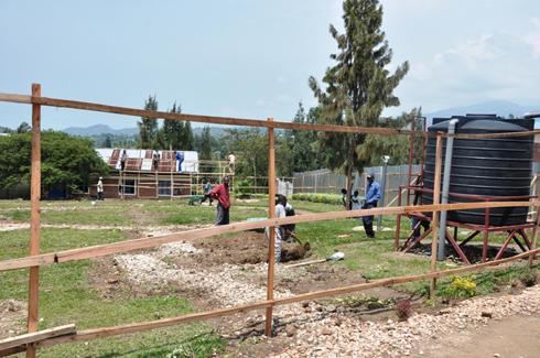 Ikibanza cyatangiye gusizwa iruhande rw