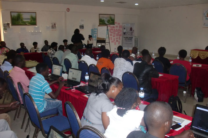 Bamwe mu bari muri icyo kiganiro.