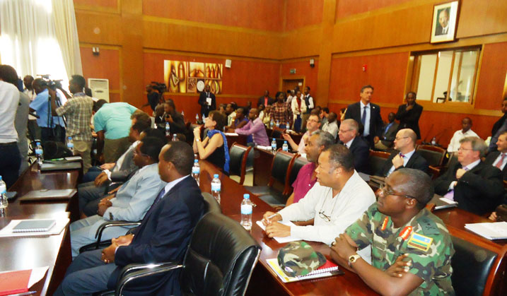 Ikiganiro n'abanyamakuru baturutse mu Rwanda no mu Bubiligi, cyitabiriwe n'abandi bayobozi mu nzego nkuru z'u Rwanda.