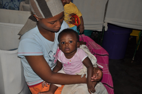 Nubwo ari abana bato baba bacyeneye ababasura bakabereka urukundo.