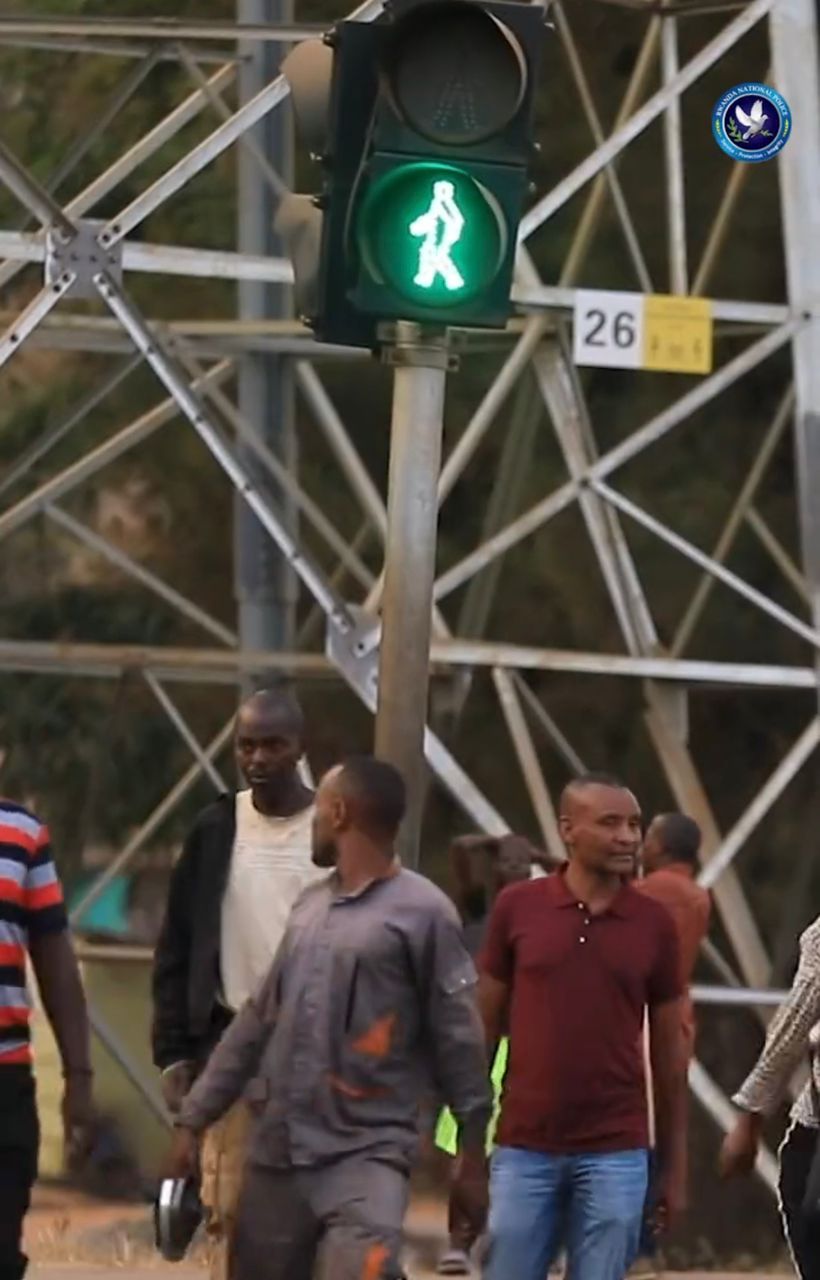 Ikimenyetso cyemerera abanyamaguru gutambuka