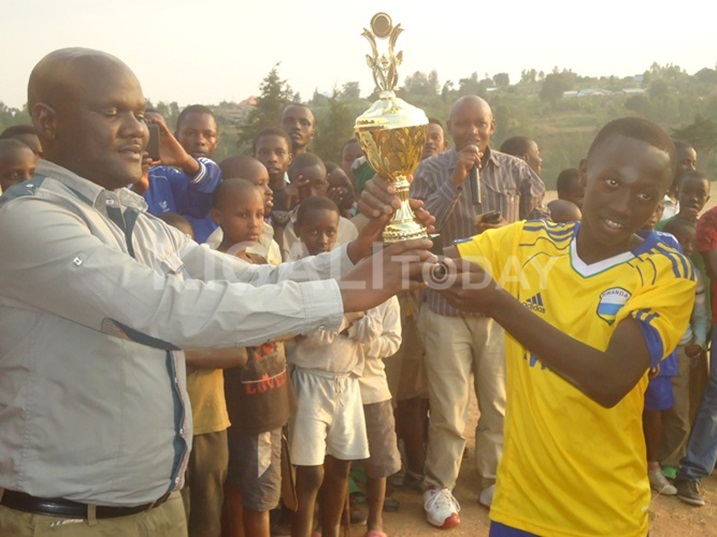 Ikipe yabaye ya mbere mu mukino w