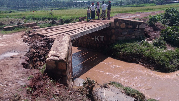 Dore uko icyo kiraro cyarengewe n'amazi kigacika cyari kimeze.