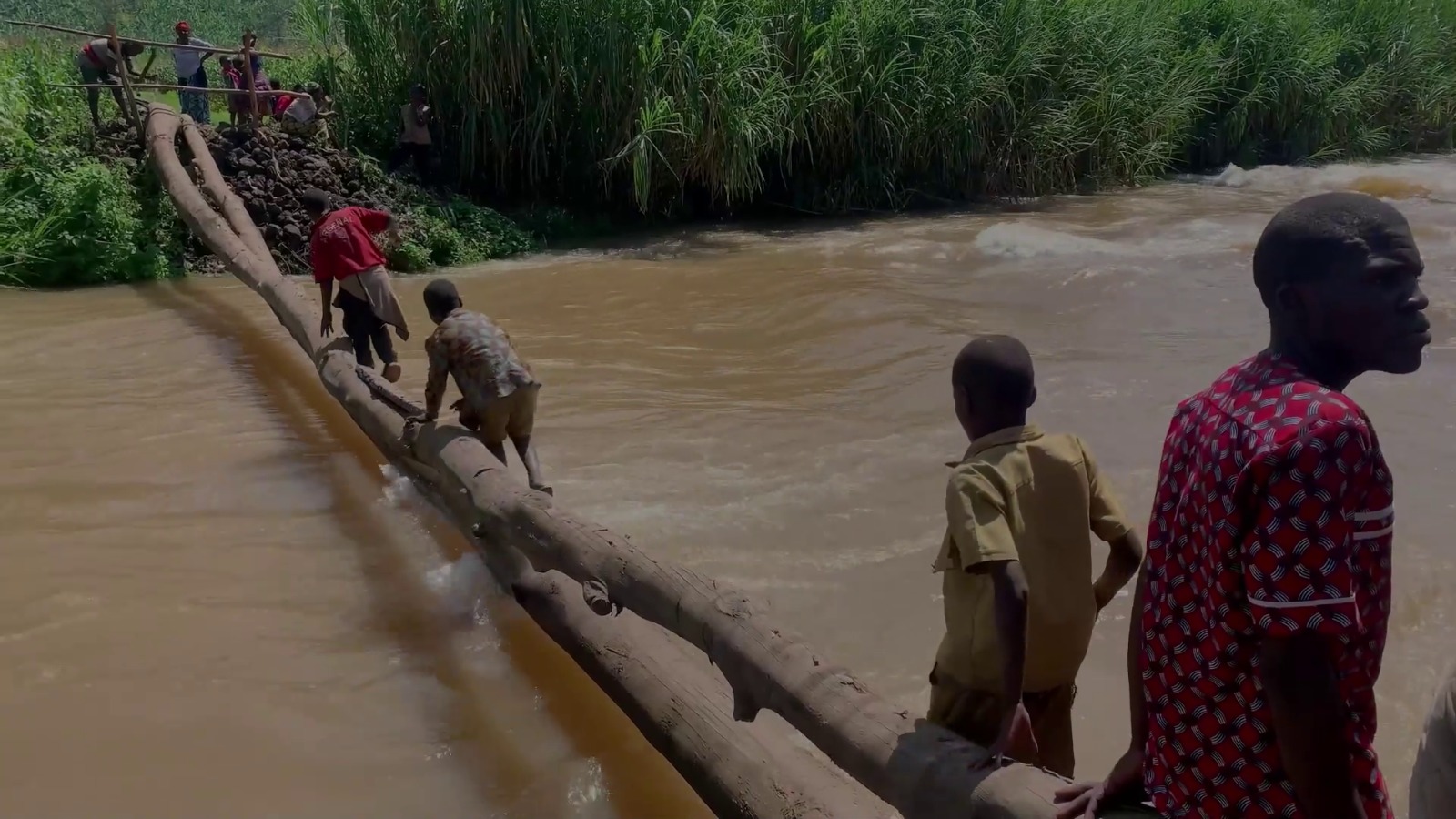 Uburyo abaturage bambuka buteye impungenge