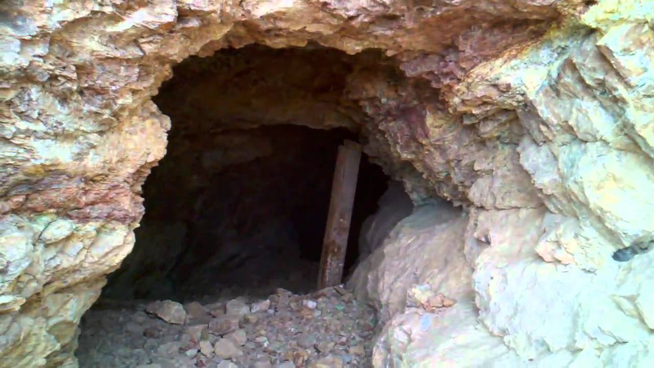 Itaka ryabagwiriye ni iryacukuwe mu kirombe rirundwa hafi yacyo