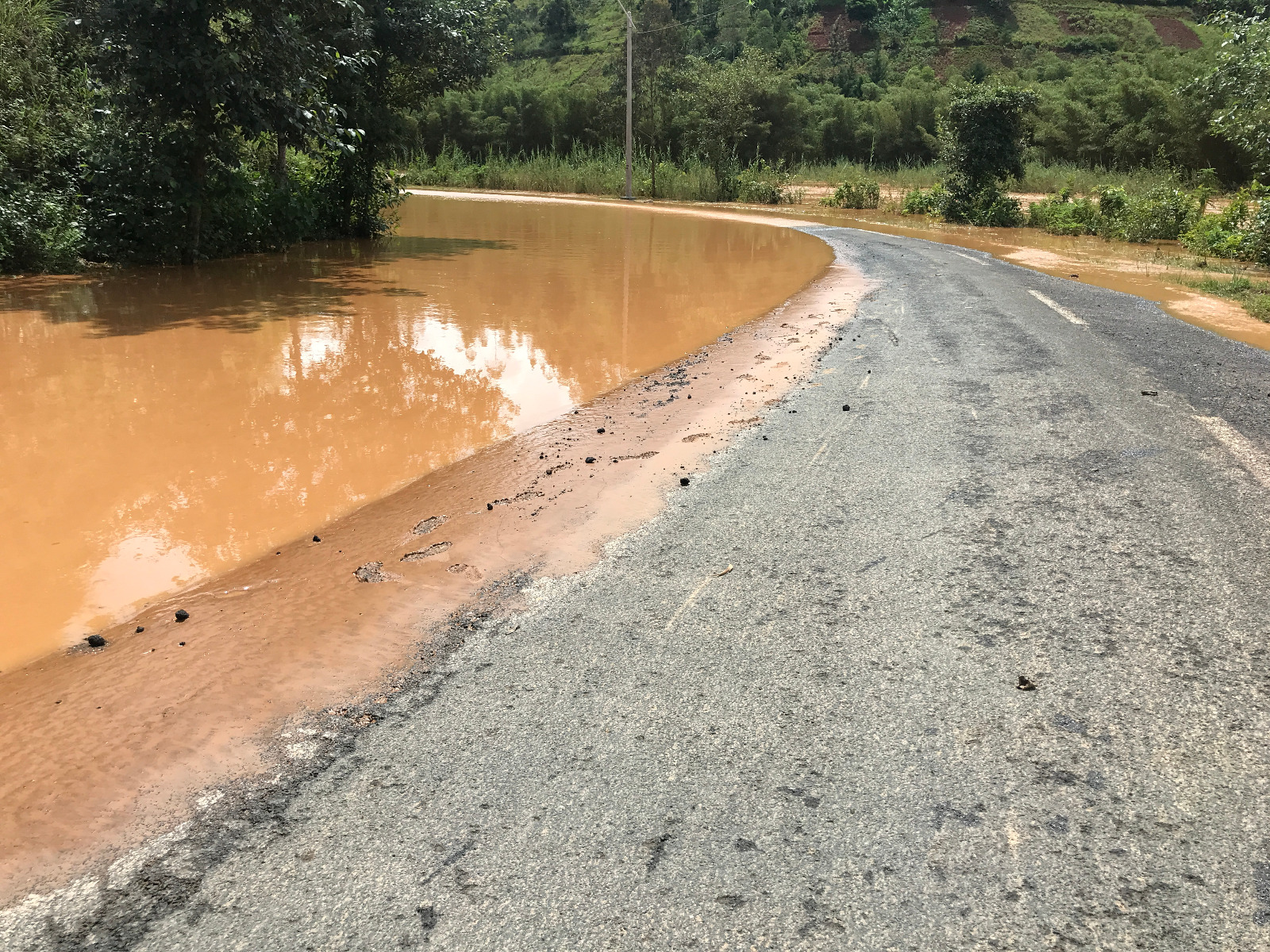 Mu ikoni riri nko muri metero 800 ni ho hatinda gukama igihe Nyabarongo yuzuye