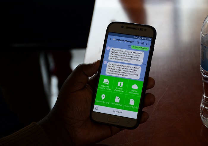 Umuntu ufite telefone igezweho (smart phone) irimo iri koranabuhanga azajya abasha kumenya amakuru yerekeranye n