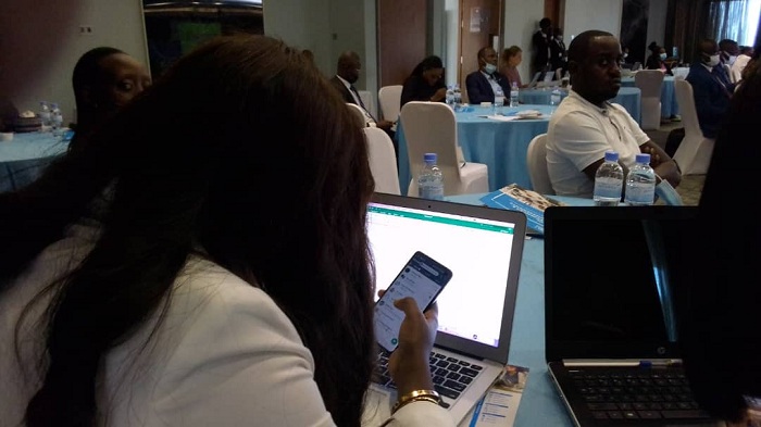 Abakozi ba Leta bazi kubyaza umusaruro mudasobwa na telefone ngo ntibarenga 20% mu Rwanda, iyi ikaba ari yo mpamvu bagomba guhugurwa