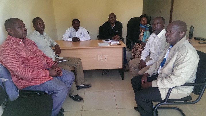 Abkorera bo mu karere ka Gicumbi bari mu nama yo gutangiza umushinga wo kubaka hoteli.