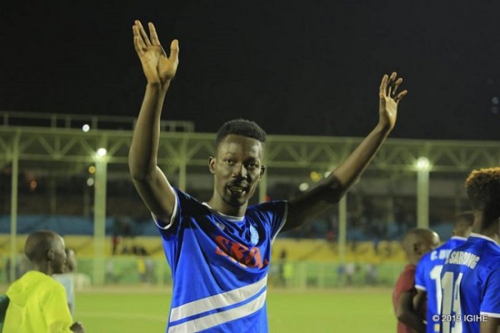 Bimenyimana Bonfils Caleb yasezeye abafana ba Rayon Sports urugamba rugeze mu mahina