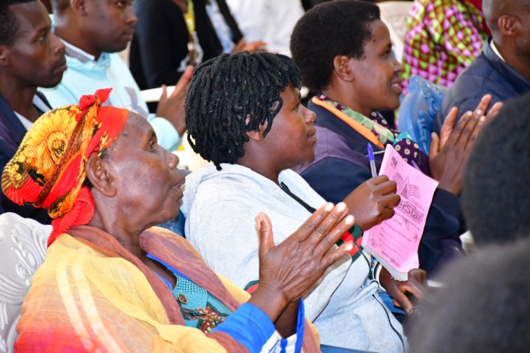 Bishimiye kuba umuvunyi mukuru yaraje kubakemurira ibibazo