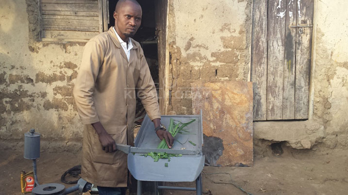 Mugisha Emmanuel w'i Nyagatare yanakoze imashini ikata ibyatsi by'amatungo 