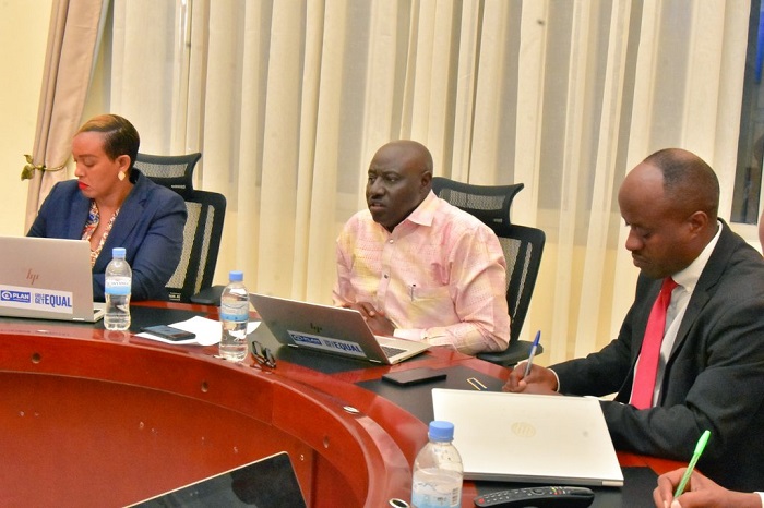 Guverineri Gasana yabasabye kwita ku kurengera umwana n'umuryango muri rusange