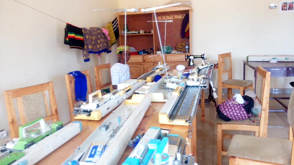 Imashini imwe yo kwifashisha baboha imipira igura ibihumbi 200. 