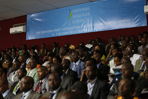 Inama y'umushykirano yitabiriwe n'abantu basaga 1000, baturutse hirya no hino mu gihugu no hanze yacyo.