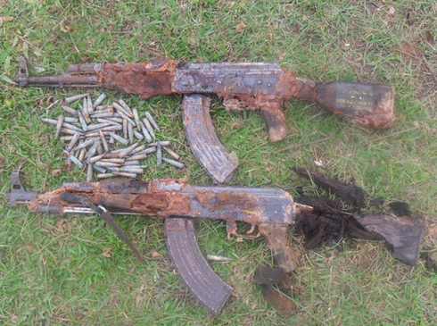 Imbunda zatoraguwe zarangiritse ku buryo nimero zazo zitagaragara.