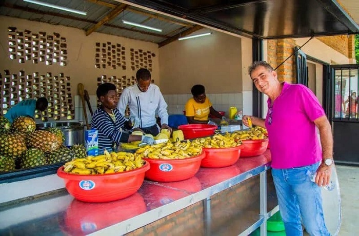 Abanyeshuri babona imbuto zihoraho buri nyuma y'ifunguro