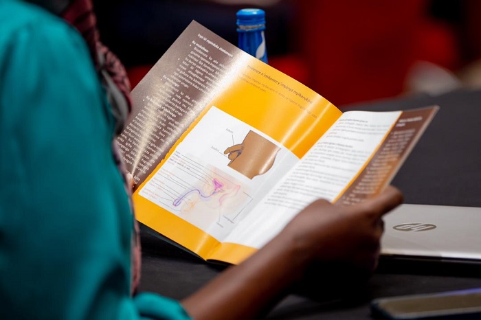 Imbuto Foundation yasohoye ibitabo bishobora gufasha ababyeyi kwigisha abana ubuzima bw'imyororokere