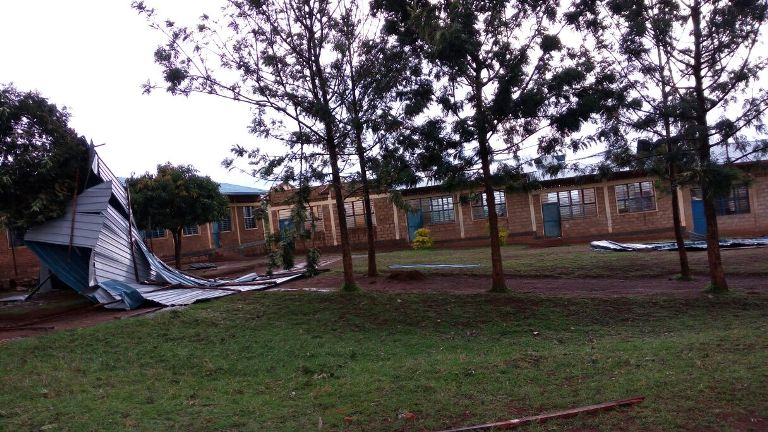 Umuyaga wasambuye inzu zitandukanye zidukanye,harimo n