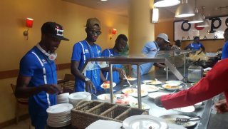 Bakigera Lagos babanje gufata ifunguro (Ifoto:Ruhagoyacu)