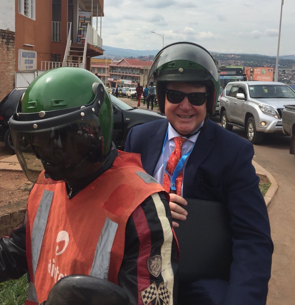 Umuyobozi wa Trade Mark East Africa, Frank Matsaert yurira Moto agana kuri Minecofin