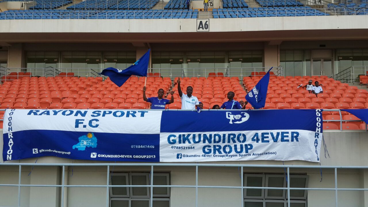 Abakunzi ba Rayon Sports bibumbiye muri Gikundiro Forever group baherekeje ikipe i Maputo