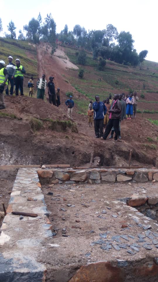 Imiryango isaga 300 ituriye uru rugomero izagezwaho n'ibindi bikorwa by'Iterambere