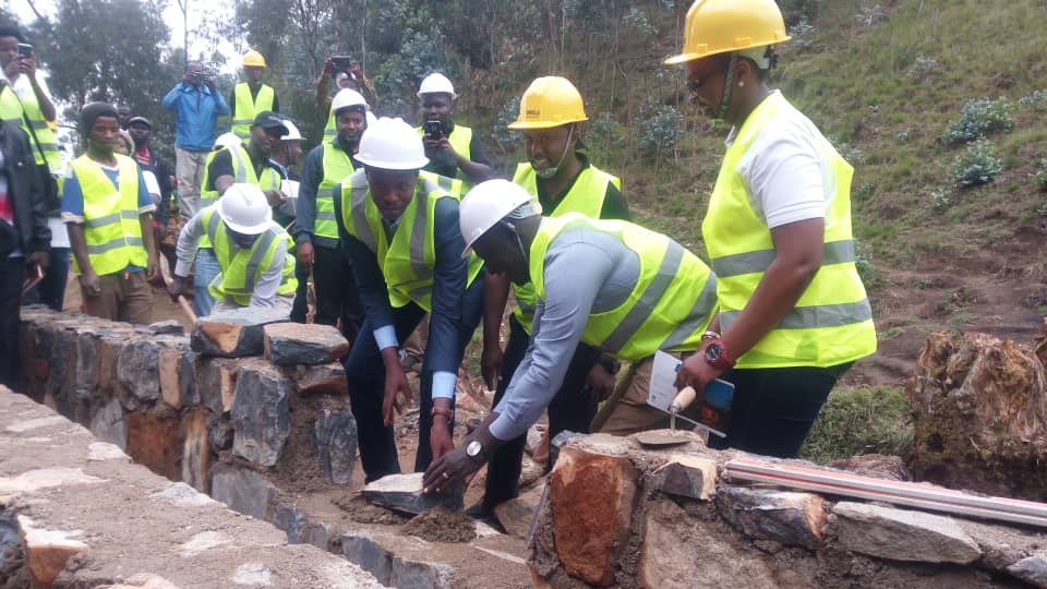 Aha bashyiraga ibuye ry