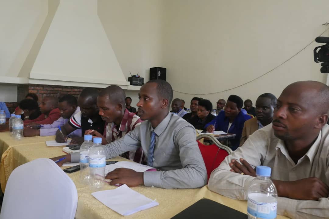 Bamwe mu bari bitabiriye igikorwa cyo gutangiza icyumweru cyahariwe ibigo by'imari