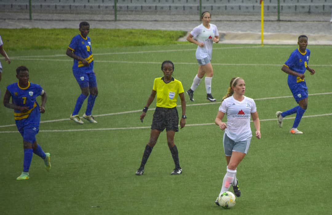 Kuri Stade Umuganda hari hanaguye imvura