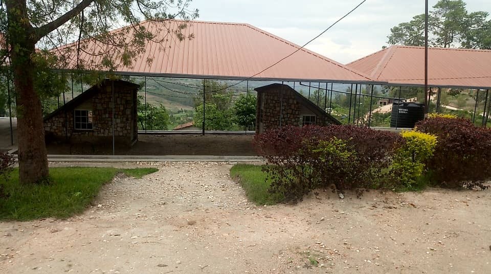 Urwibutso rwa Jenoside rwa Kinazi rushyinguyemo Abatutsi bishwe urw