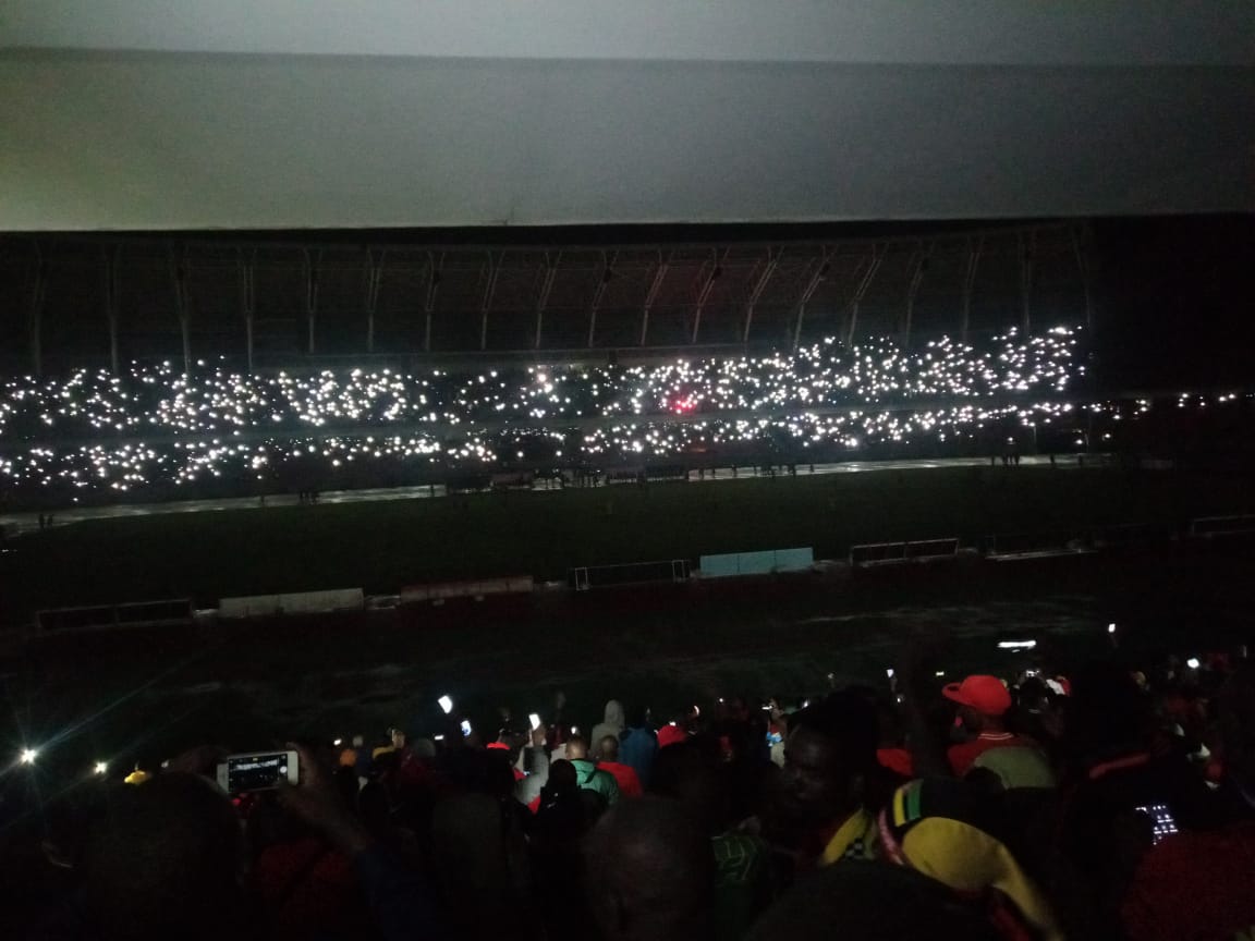 Muri uyu mukino umuriro waje kubura muri stade