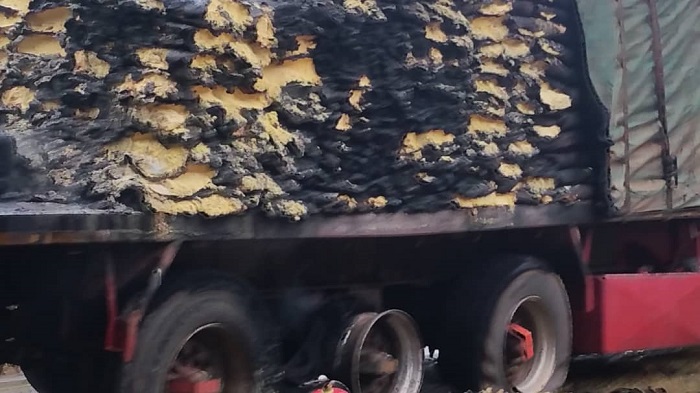 Yari ipakiye ifu y'ibigori (Patte Jaune)