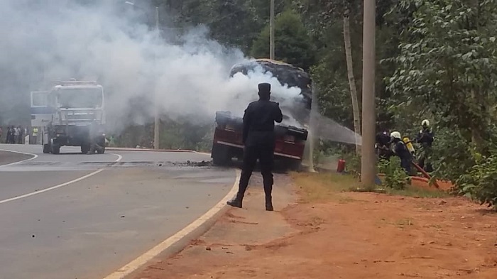 Iyo kamyo yahiriye mu Karere ka Gakenke