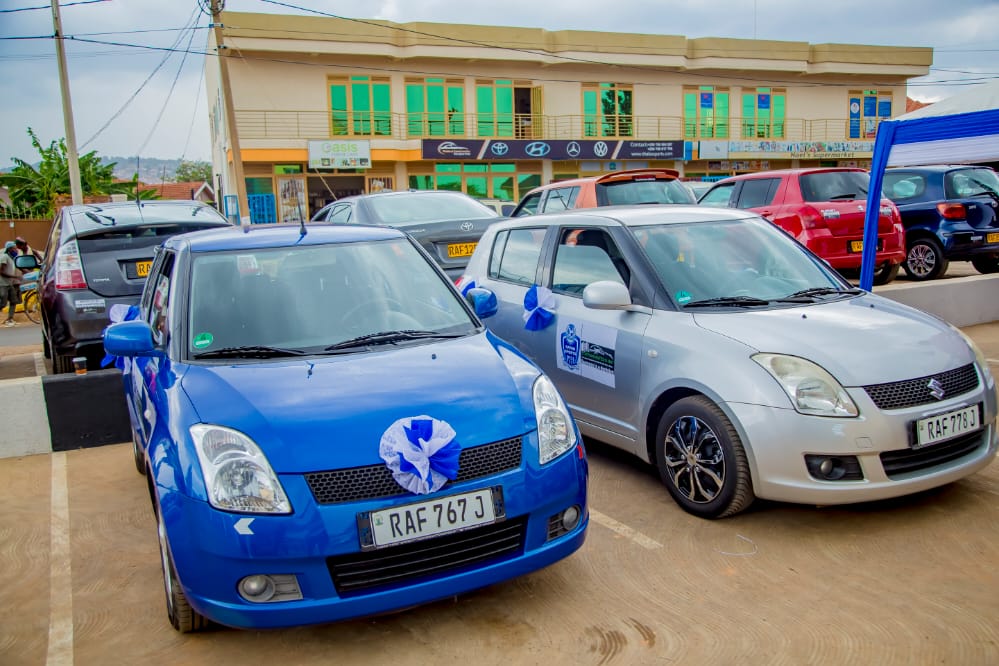 Imodoka ebyiri Rayon Sports yahawe