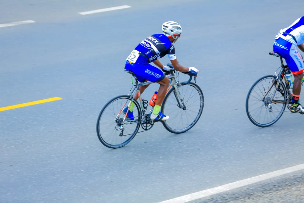 Duathlon ikomatanya imikino ibiri (uyu munsi kwari ugusiganwa ku maguru ndetse no ku igare)