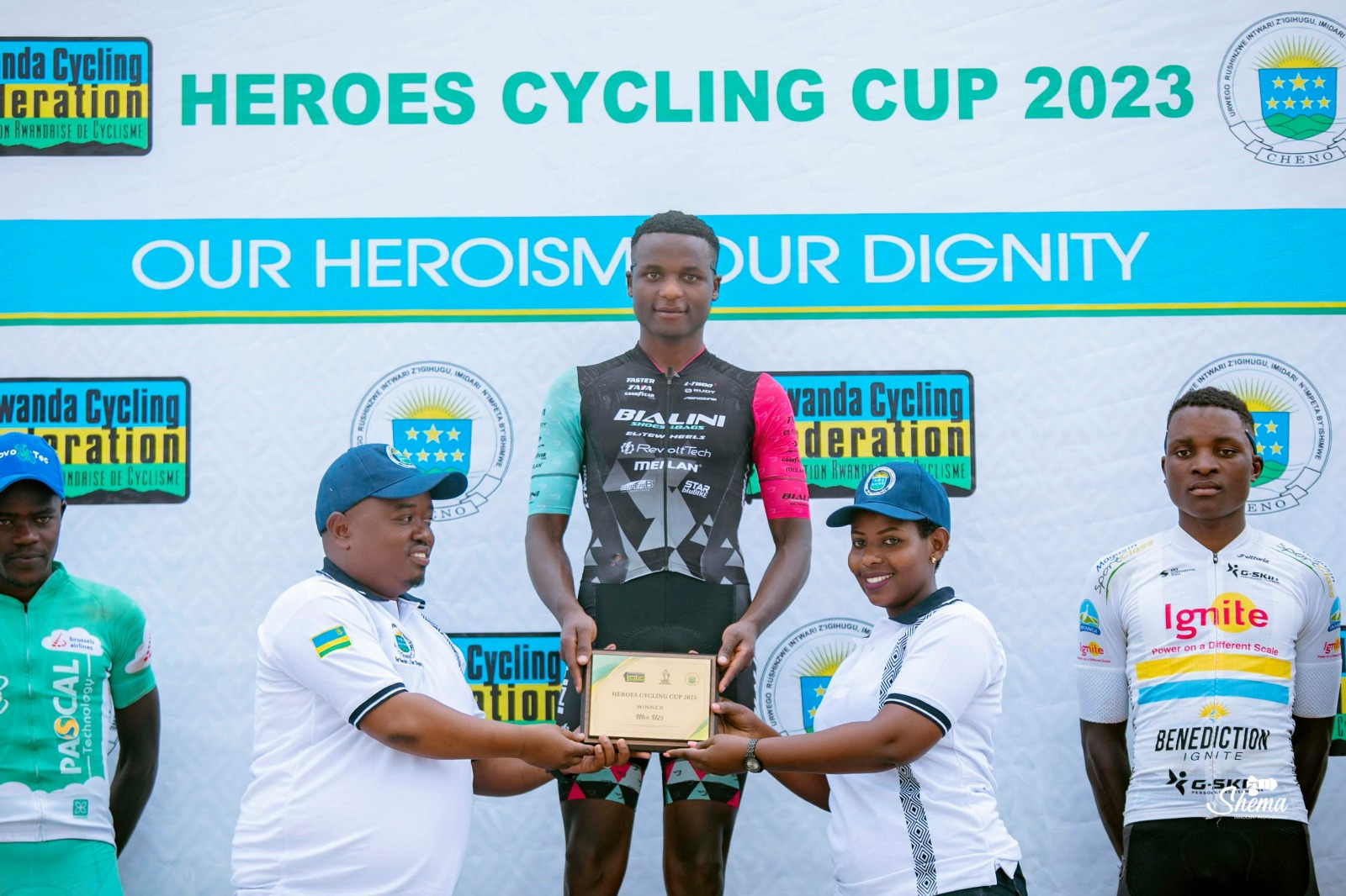 Tuyizere Etienne wabaye uwa mbere mu bagabo