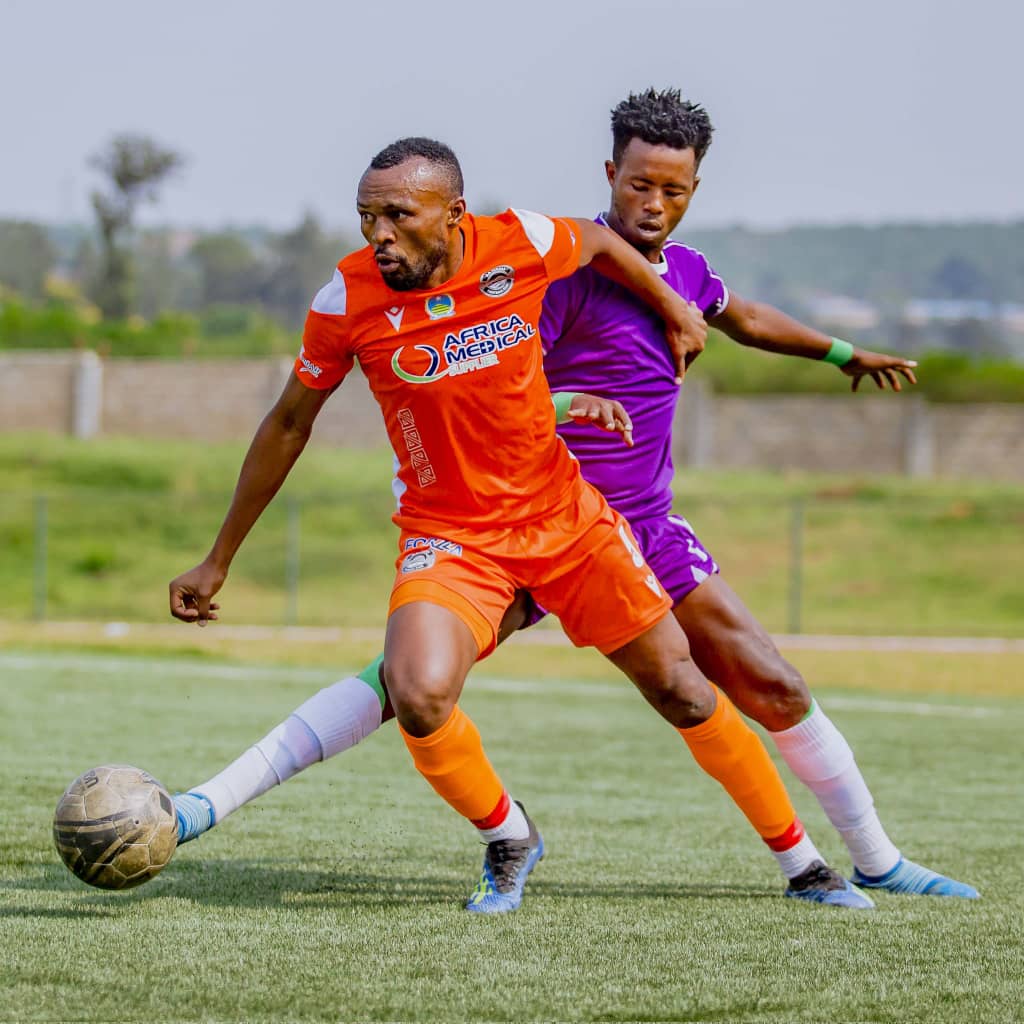 Tuyisenge Jacques agerageza gushaka igitego cy'intsinzi 