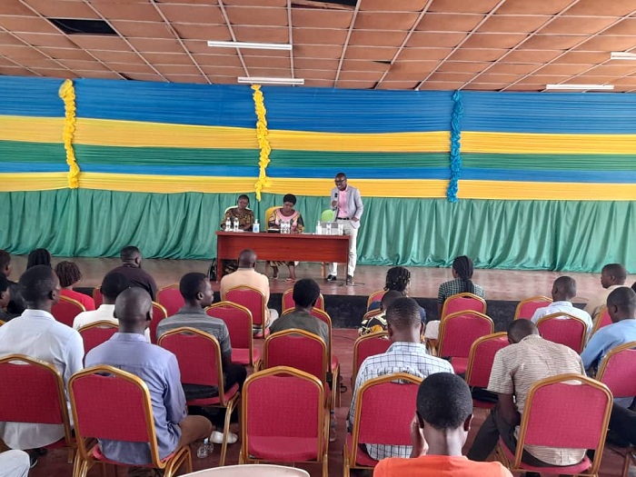 Basobanuriwe byimbitse amateka ya Jenoside