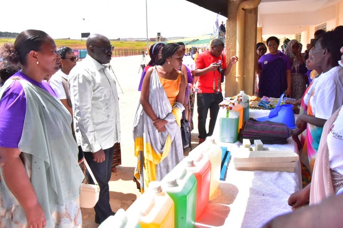 Minisitiri Ingabire na Guverineri Gasana bareba ibikorwa by'abagore