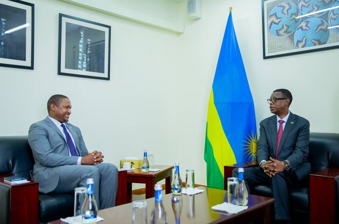 Aba bayobozi bombi baganiriye ku buryo bushyiraho inzira nshya z'imikoranire