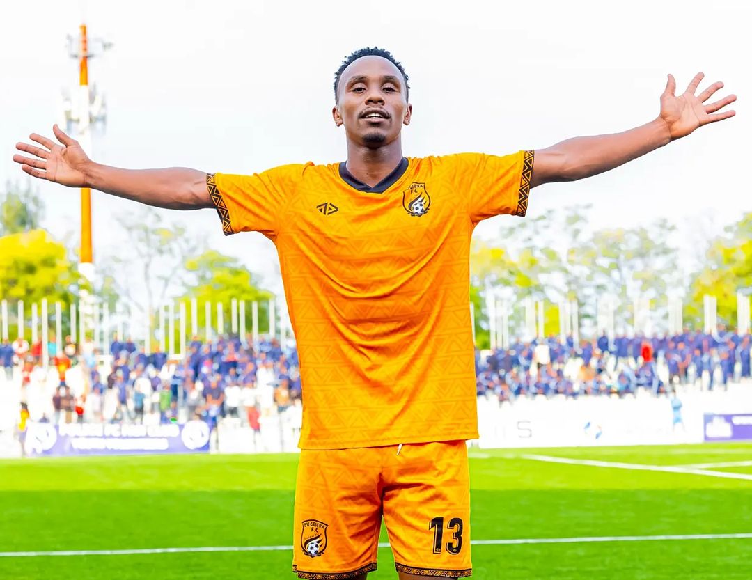 Dushimimana Oliver wakiniraga Bugesera FC yumvikanye na APR FC kuyikinira imyaka ibiri